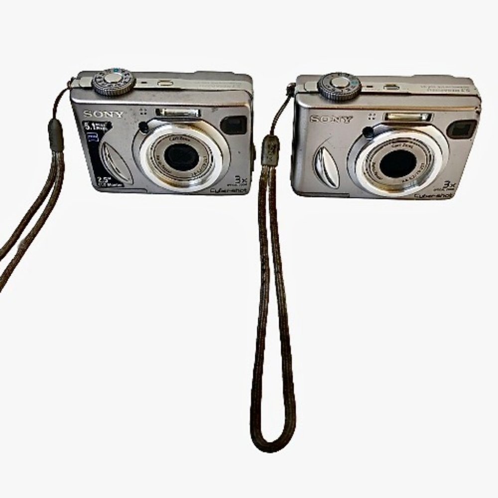 CyberShot Digital Still Camera DSC-W5 3X Optical Zoom Lot 2 * FOR PARTS ONLY - Picture 8 of 9
